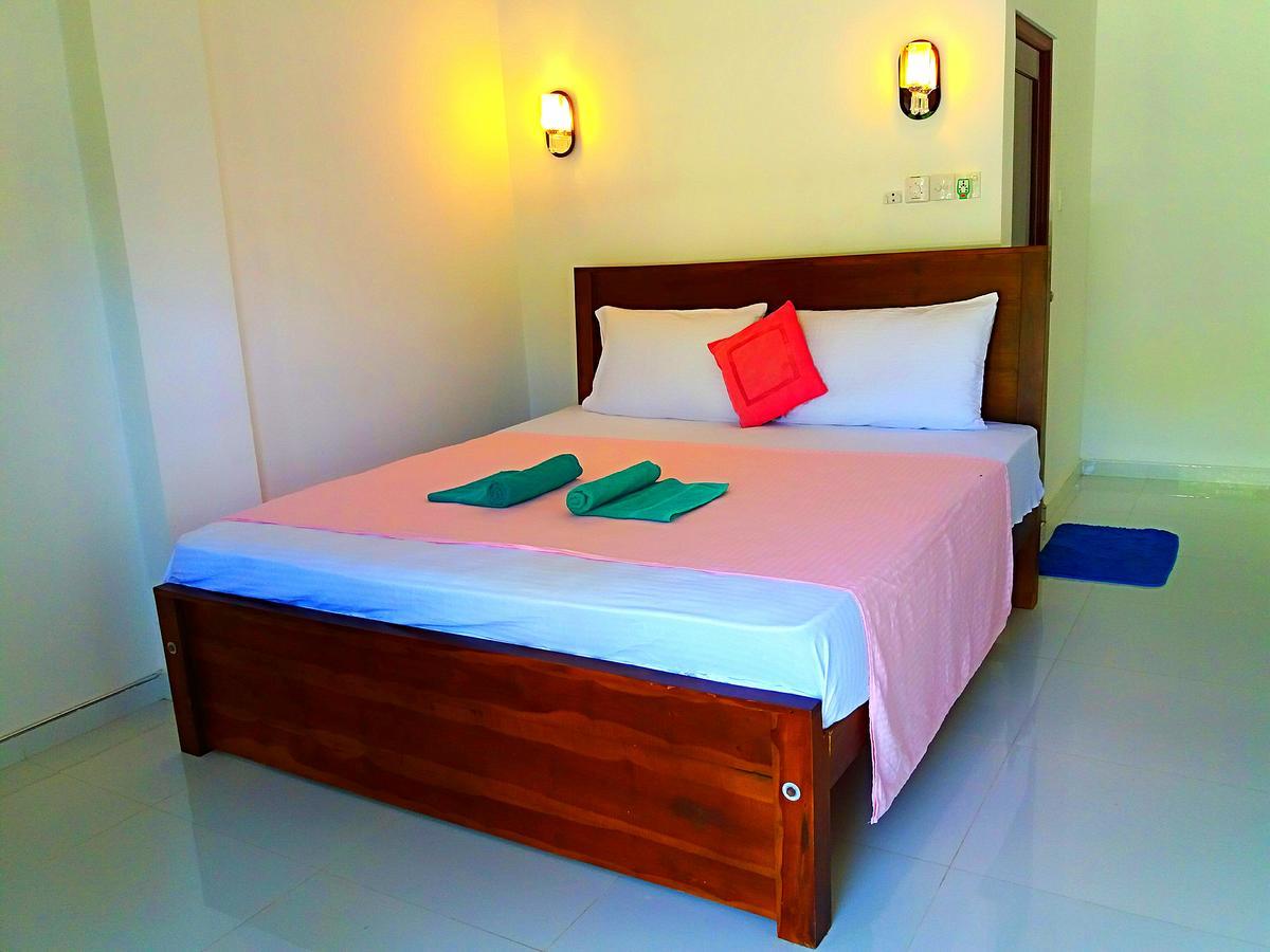 A&B Resort Negombo Kudapaduwa Exterior foto