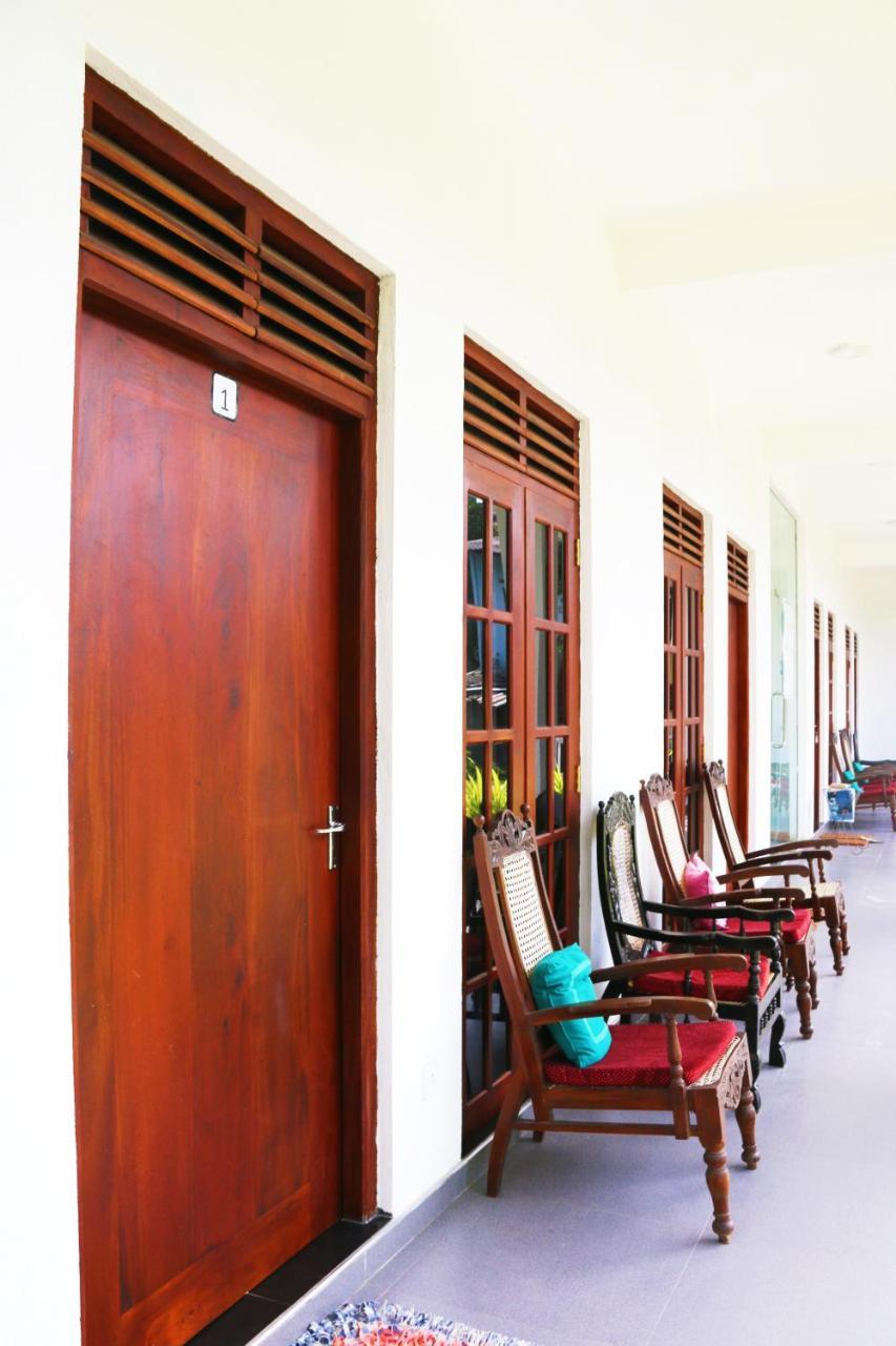 A&B Resort Negombo Kudapaduwa Exterior foto